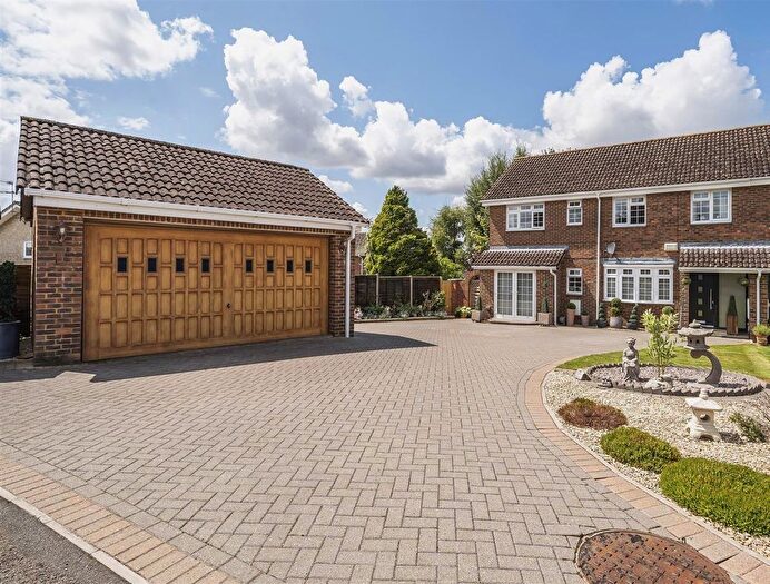 4 Bedroom Property For Sale In Bede Drive, Charlton, SP10