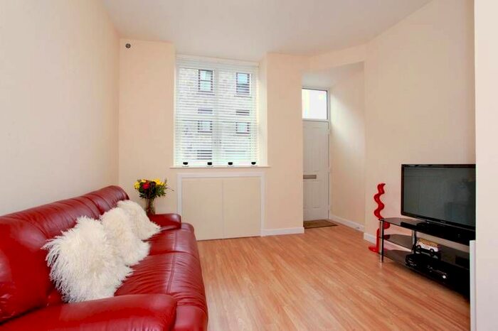 1 Bedroom Flat To Rent In Richmond Street, Rosemount, Aberdeen, AB25