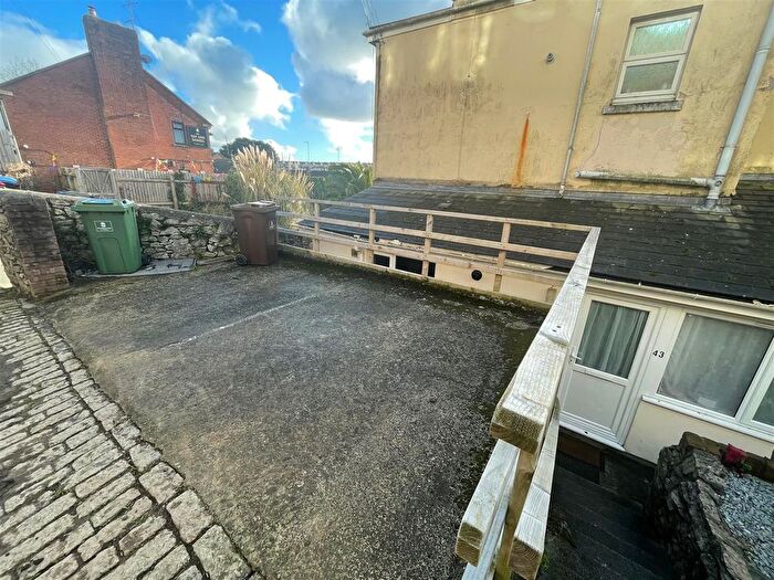 1 Bedroom Flat To Rent In North Hill, Plymouth, PL4