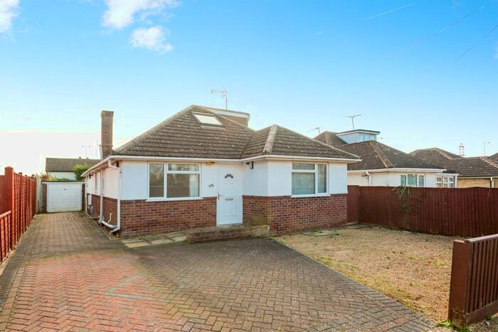 4 Bedroom Detached Bungalow For Sale In Mayfield Road, Farmoor, Oxford, OX2