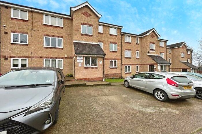 1 Bedroom Flat To Rent In Oakhill Road, Purfleet, RM19