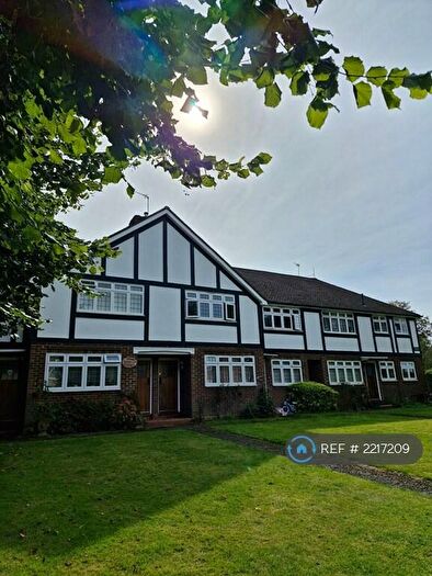 2 Bedroom Maisonette To Rent In Malvern Court, Sutton, Surrey, SM2