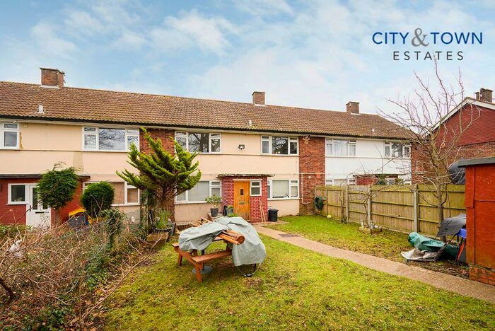 2 Bedroom Maisonette To Rent In Southbourne Garden, Ruislip, HA4