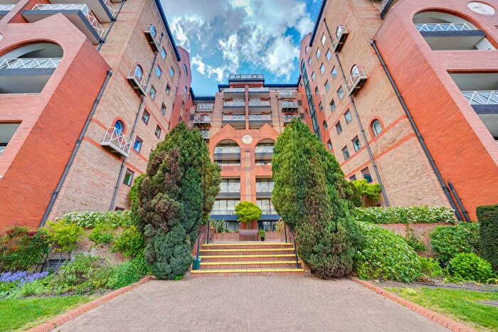 2 Bedroom Flat For Sale In William Morris Way, London, SW6