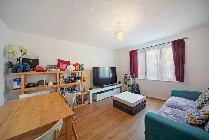 1 Bedroom Flat To Rent In Sheppard Drive, London, SE16