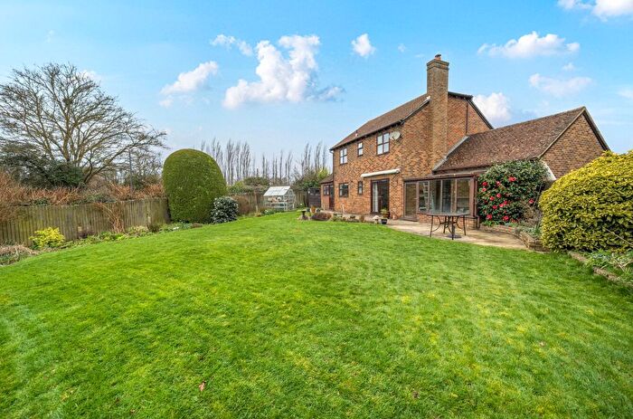 4 Bedroom Detached House For Sale In Toby Gardens, Hadlow, TN11