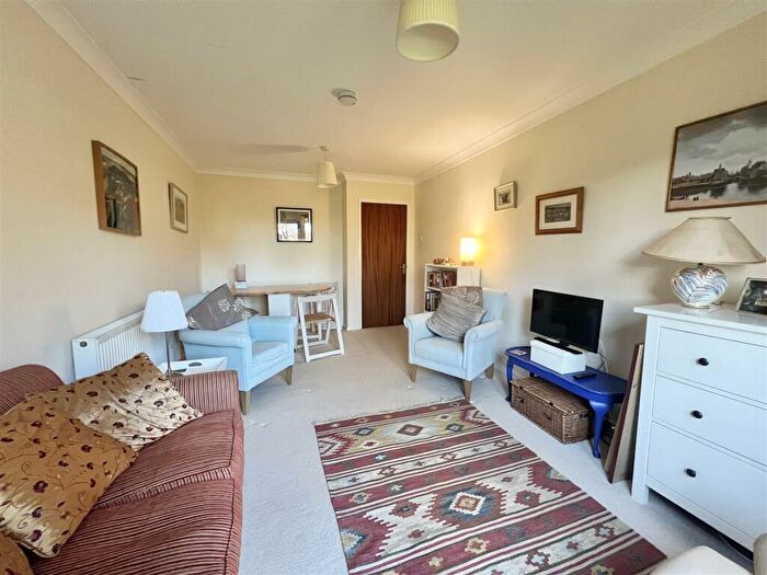 2 Bedroom Apartment For Sale In Welcombe Road, Stratford-Upon-Avon, CV37