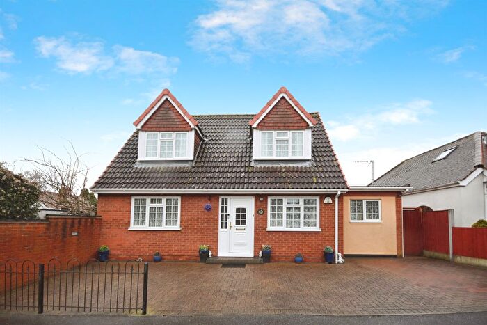 4 Bedroom Detached House For Sale In Stewart Road, Chelmsford, CM2