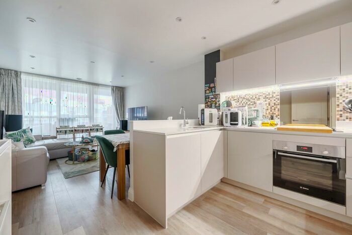2 Bedroom Flat For Sale In The Quays, Salford, M50