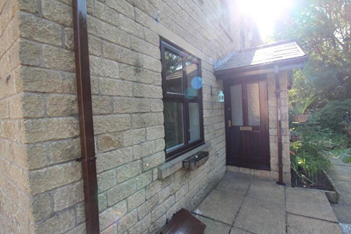 3 Bedroom Semi-Detached House To Rent In Platt Street, Glossop, Derbyshire, SK13
