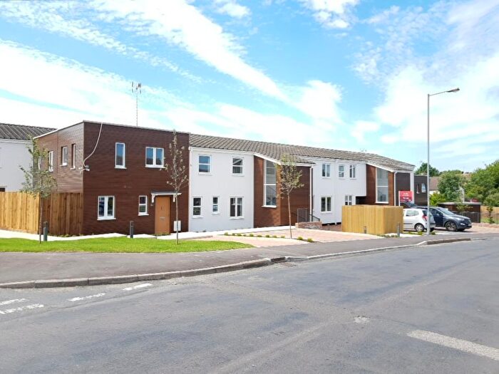 2 Bedroom End Of Terrace House To Rent In Beecroft Way, Dunstable, LU6