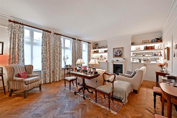 2 Bedroom Duplex To Rent In St. Leonards Road, Windsor, Berkshire, SL4