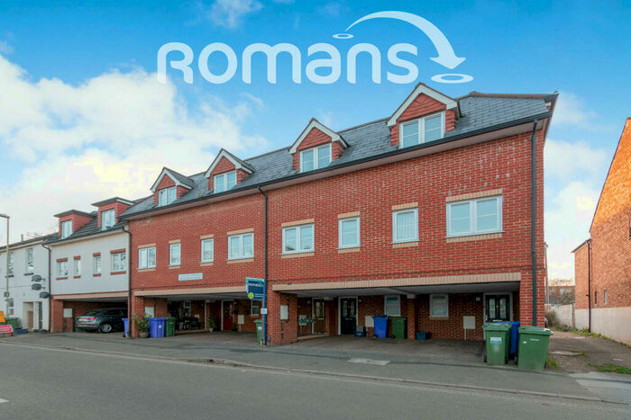 2 Bedroom Town House To Rent In Stone Terrace, Farnborough, GU14