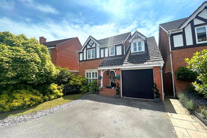 4 Bedroom Detached House For Sale In Dean Close, Ash, Surrey, GU12