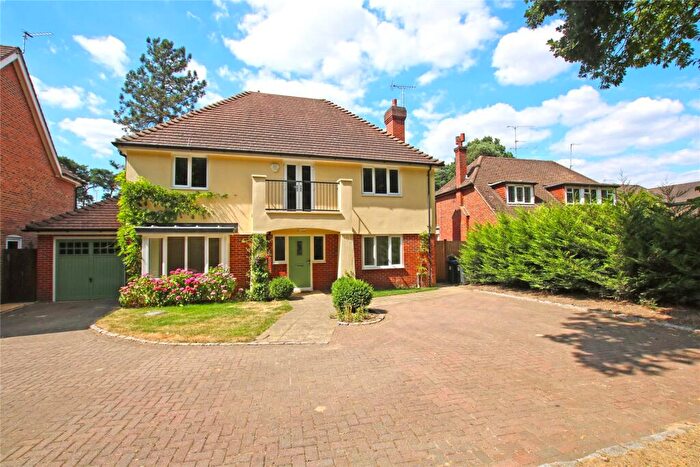 5 Bedroom Detached House For Sale In Pyrian Close, Pyrford, GU22