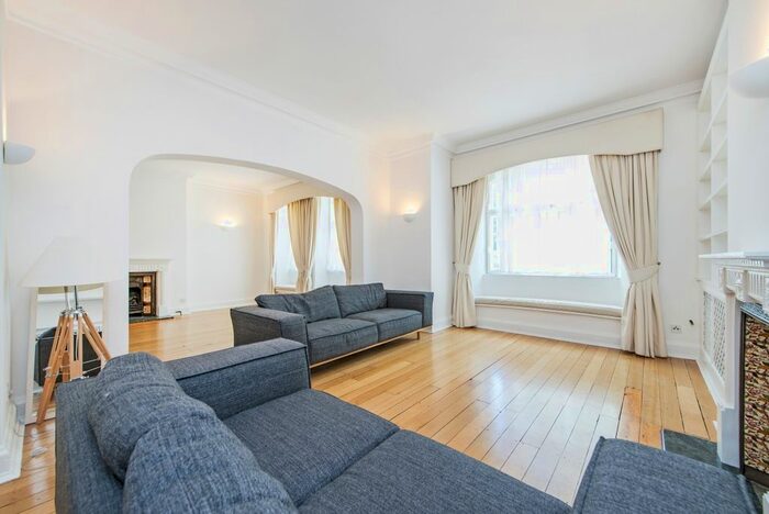 4 Bedroom Flat To Rent In St. Johns Wood High Street, London, NW8