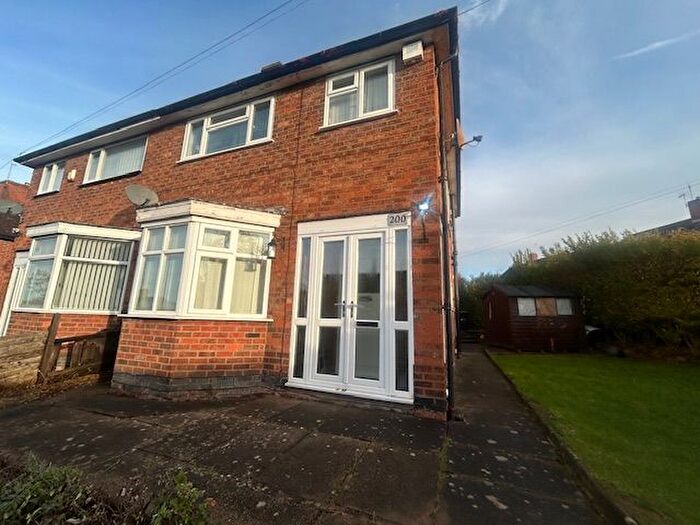 3 Bedroom Semi-Detached House To Rent In Wicklow Drive, Leicester, LE5