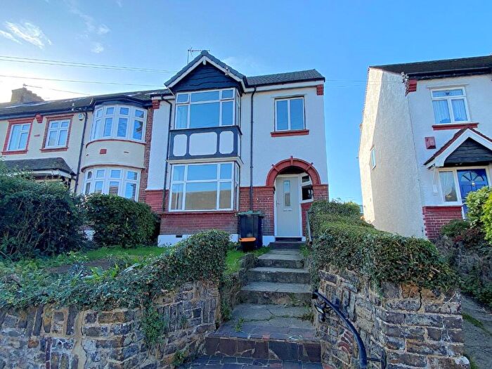 3 Bedroom End Of Terrace House To Rent In The Fairway, Gravesend, DA11