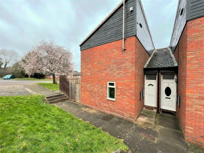 2 Bedroom Flat To Rent In Marston Close, Leamington Spa, Warwickshire, CV32