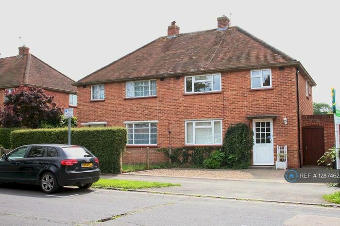 4 Bedroom Semi-Detached House To Rent In St. Johns Road, Guildford, GU2