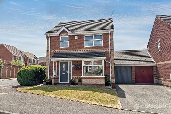 3 Bedroom Link Detached House For Sale In Penshurst Way, Maple Park, Nuneaton, CV11