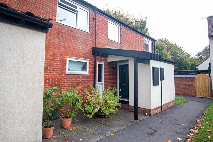 2 Bedroom End Of Terrace House To Rent In Valon Road, Arborfield, Reading, RG2