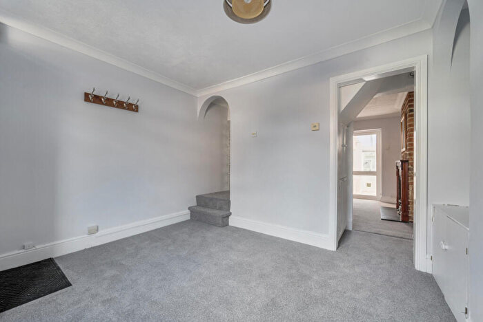 2 Bedroom Terraced House To Rent In Piggott's Road, Caversham, Reading, Berkshire, RG4