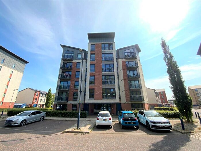2 Bedroom Apartment To Rent In Haughview Terrace, Oatlands, Glasgow, G5
