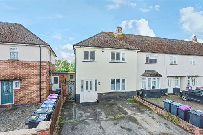3 Bedroom Semi-Detached House For Sale In King George Road, Ware, SG12
