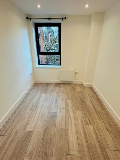 2 Bedroom Flat To Rent In Victoria House, - Desborough Street, High Wycombe, Buckinghamshire, HP11