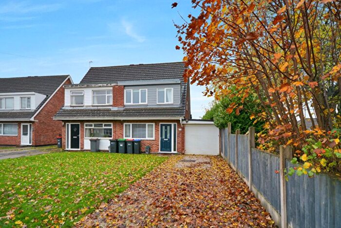 3 Bedroom Semi Detached House For Sale In Holbeck Road, Hucknall, NG15