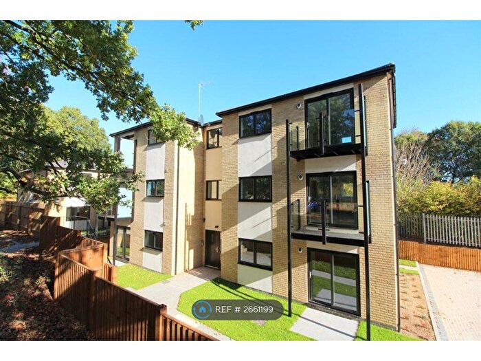 2 Bedroom Flat To Rent In The Birches, St. Albans, AL3