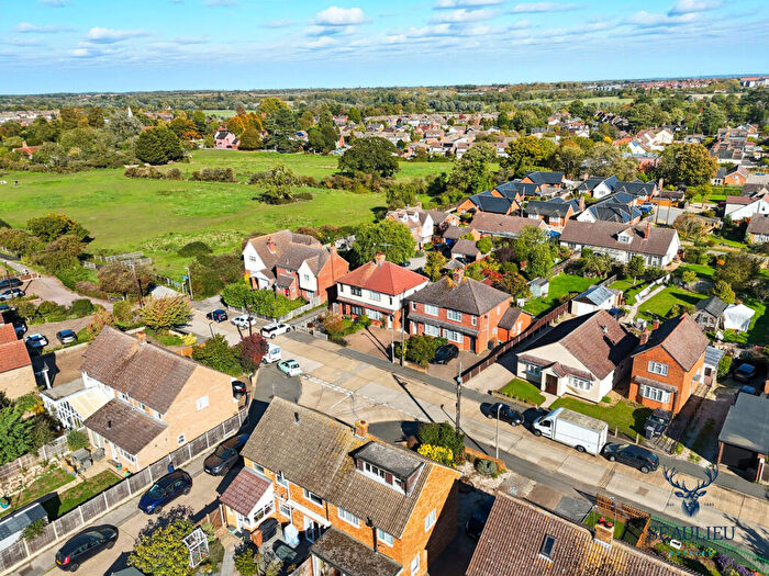 3 Bedroom Semi-Detached House For Sale In Goulton Road, Chelmsford, CM1