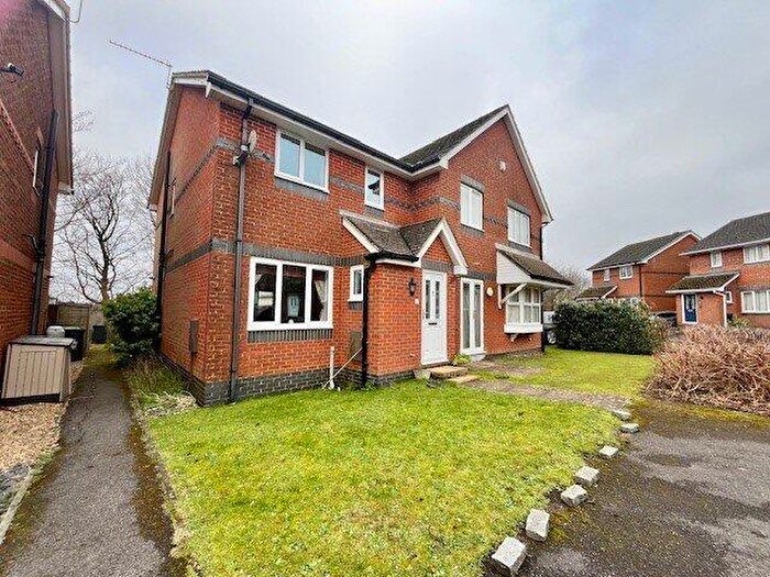 3 Bedroom End Of Terrace House For Sale In Birches Crest, Hatch Warren, Basingstoke, RG22
