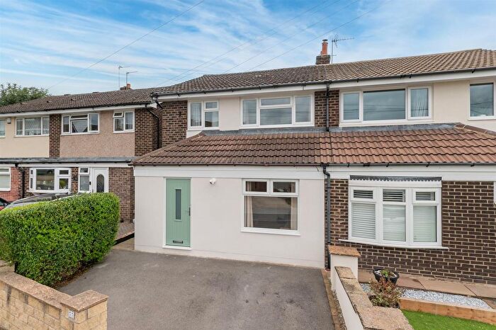 3 Bedroom Semi-Detached House For Sale In Greenlea Road, Yeadon, LS19
