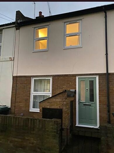 2 Bedroom Terraced House To Rent In Peacock Street, Gravesend, DA12