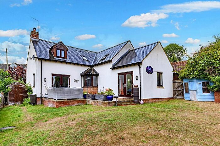 4 Bedroom Detached House For Sale In Church End, Thurleigh Bedford, MK44