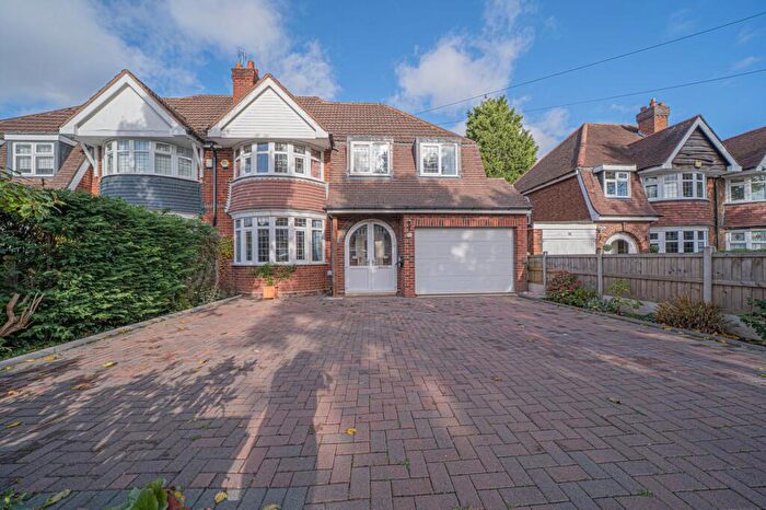 3 Bedroom Semi Detached House For Sale In Beechwood Park Road, Solihull, B91