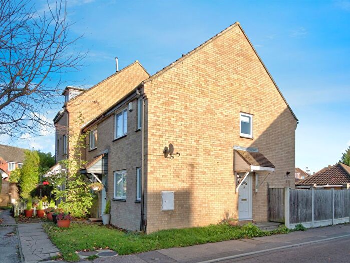 2 Bedroom Semi Detached House For Sale In Cleveland Close, Highwoods, Colchester, CO4