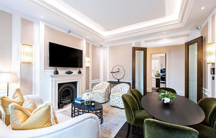 2 Bedroom Flat To Rent In Prince Of Wales Terrace, Kensington, London, W8