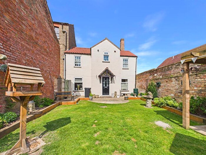 3 Bedroom Semi-Detached House For Sale In Chapel Street, Alford, LN13