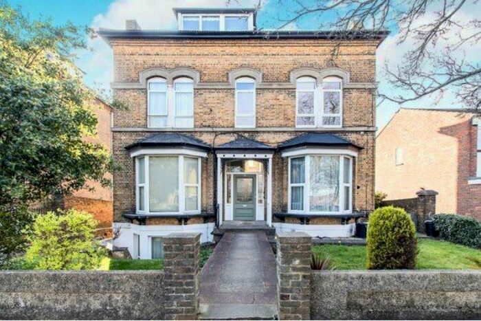 1 Bedroom Flat To Rent In Glen View, Gravesend, DA12