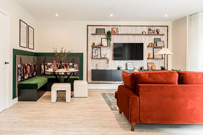 2 Bedroom Flat For Sale In St Ann's Road, London, N15