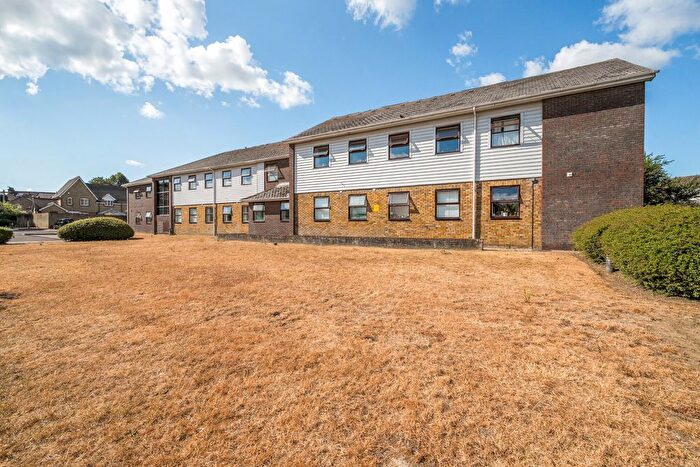 2 Bedroom Flat For Sale In Hartington Close, Farnborough, Orpington, BR6