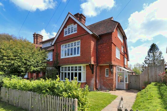 6 Bedroom Semi-Detached House To Rent In West Terrace, Cranbrook, Kent, TN17