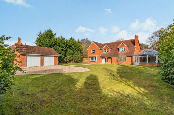 6 Bedroom Detached House For Sale In Whistlers Lane, Silchester, Reading, RG7