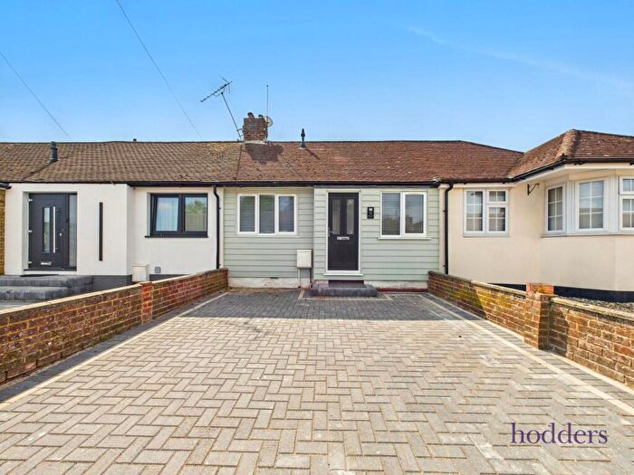2 Bedroom Bungalow To Rent In Surrey, KT16