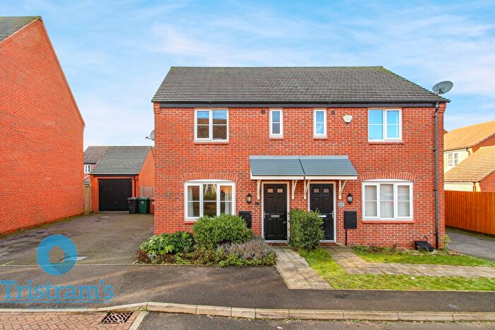 3 Bedroom Semi-Detached House To Rent In Kimbolton Way, Boulton Moor, Derby, DE24