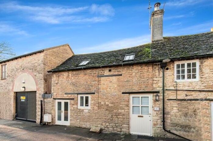 1 Bedroom Mews To Rent In Market Square, Bampton, Oxfordshire, OX18