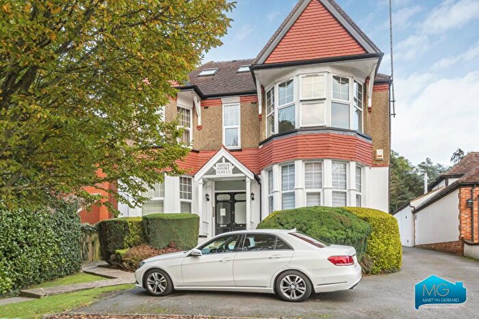 2 Bedroom Apartment To Rent In Holden Road, Woodside Park, London, N12